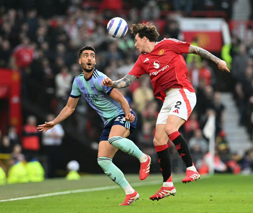 曼联巨星伤愈复出即破门，全场球迷沸腾，国内事情下载.