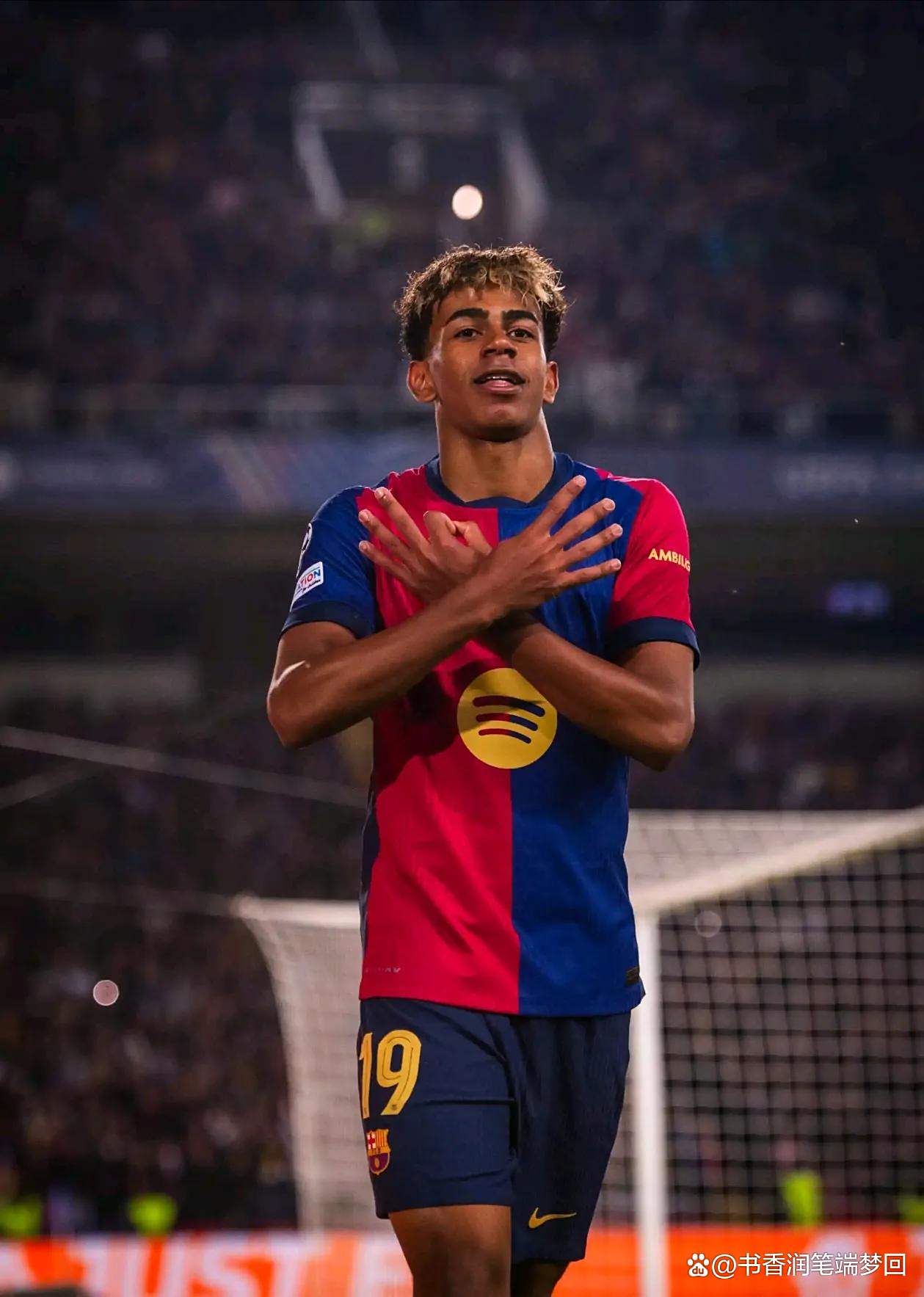 多特蒙德主场大捷，球员赛后激动庆祝胜利，继续.的简单介绍